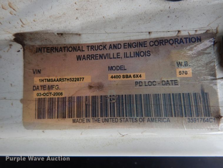 image for item IV9706 2006 International 4400  dump truck