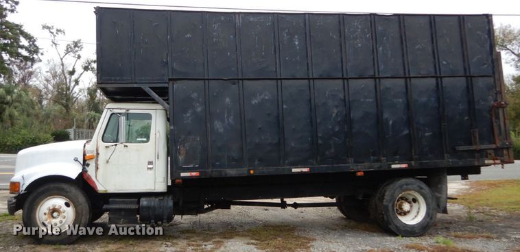 image for item IV9707 1992 International 4700  dump truck