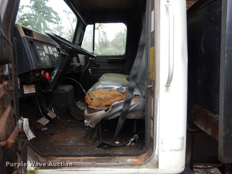 image for item IV9707 1992 International 4700  dump truck