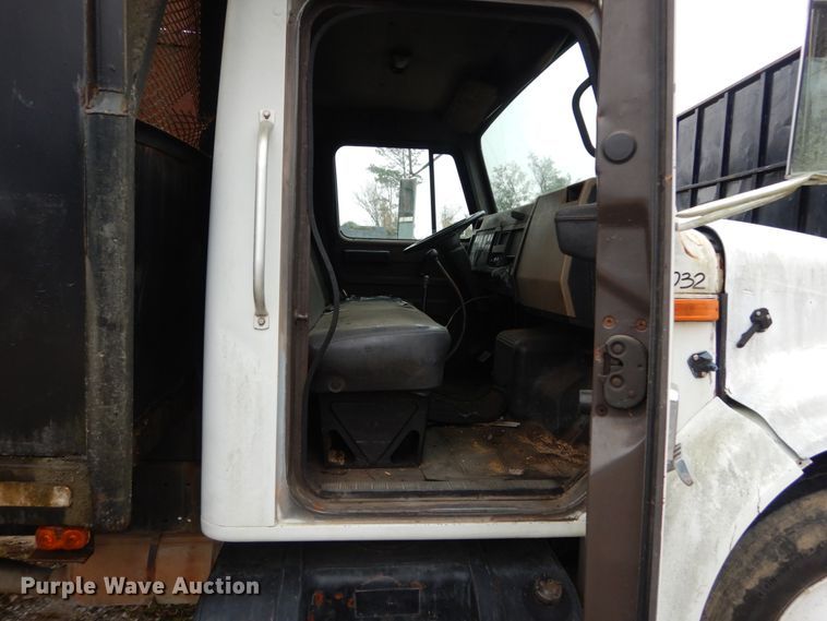 image for item IV9707 1992 International 4700  dump truck