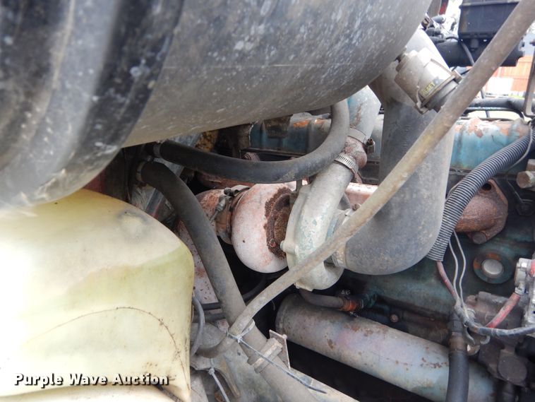 image for item IV9707 1992 International 4700  dump truck