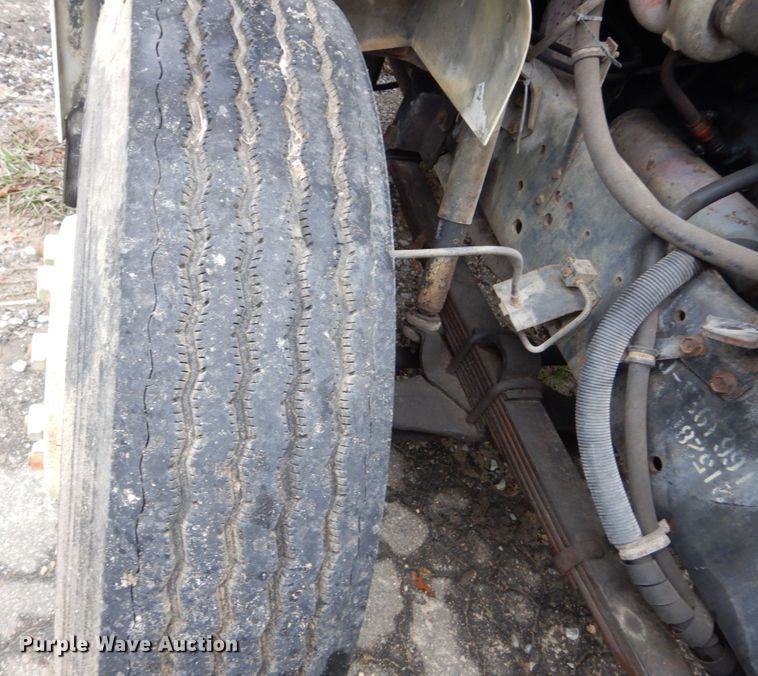 image for item IV9707 1992 International 4700  dump truck