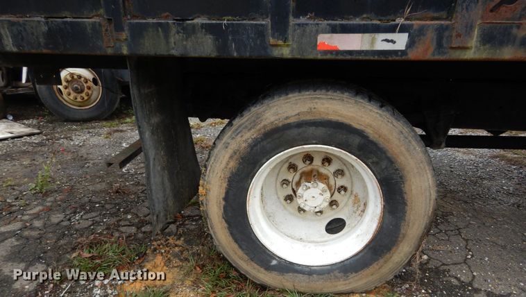 image for item IV9707 1992 International 4700  dump truck