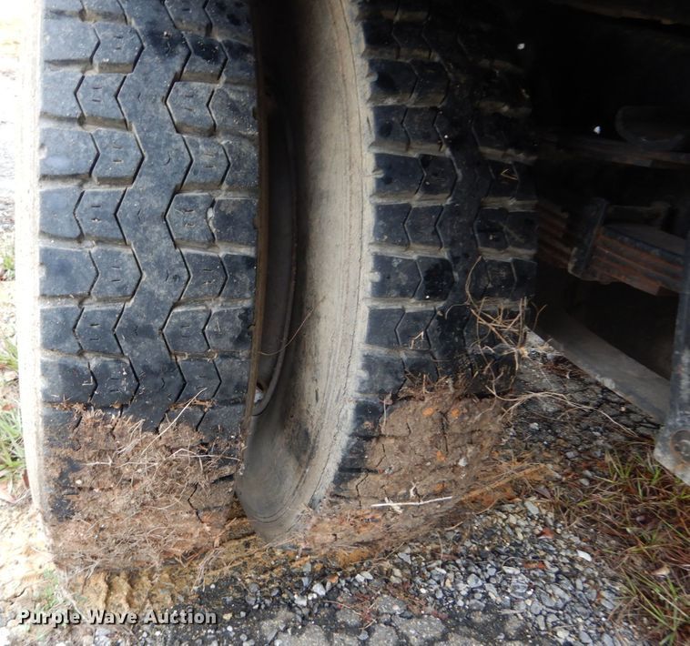 image for item IV9707 1992 International 4700  dump truck