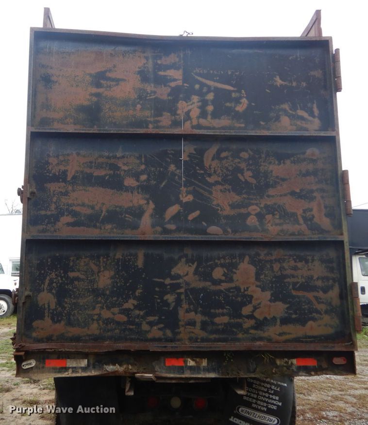 image for item IV9709 1997 Volvo WG  dump truck