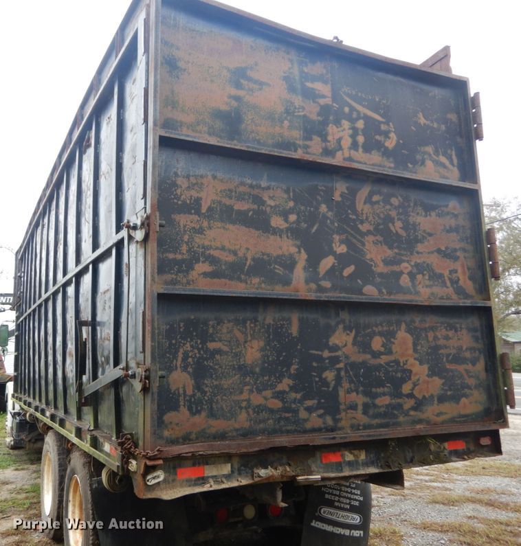 image for item IV9709 1997 Volvo WG  dump truck