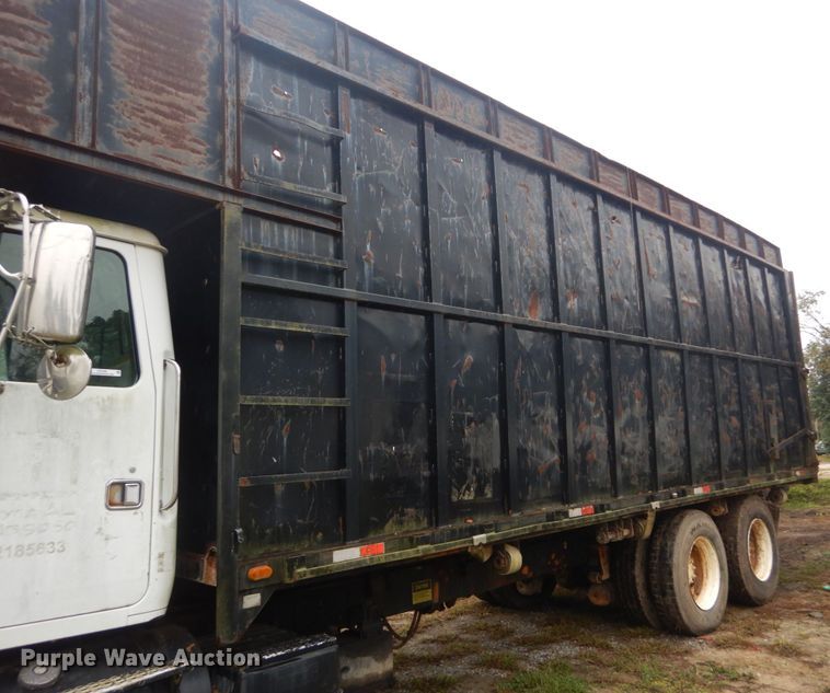 image for item IV9709 1997 Volvo WG  dump truck