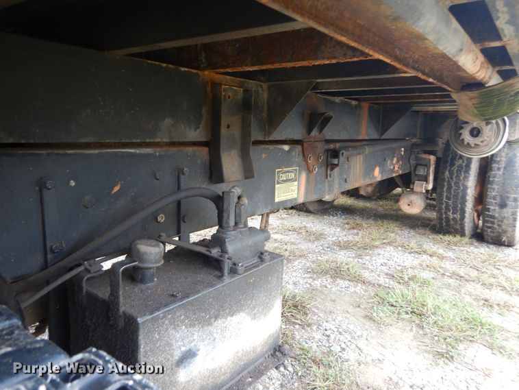 image for item IV9709 1997 Volvo WG  dump truck