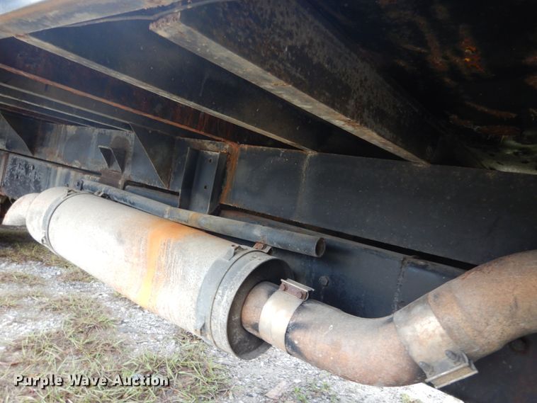 image for item IV9709 1997 Volvo WG  dump truck
