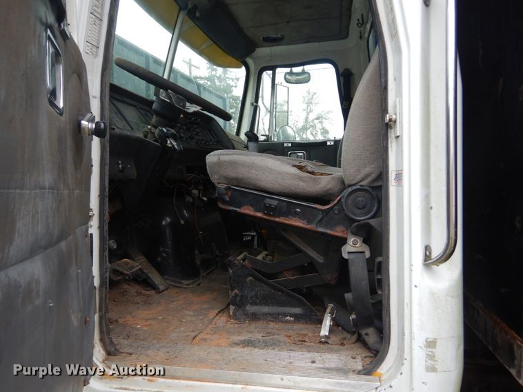 image for item IV9709 1997 Volvo WG  dump truck