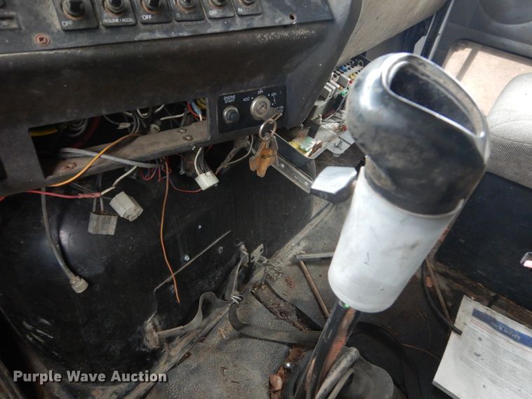 image for item IV9709 1997 Volvo WG  dump truck