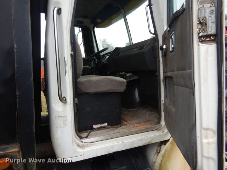 image for item IV9709 1997 Volvo WG  dump truck