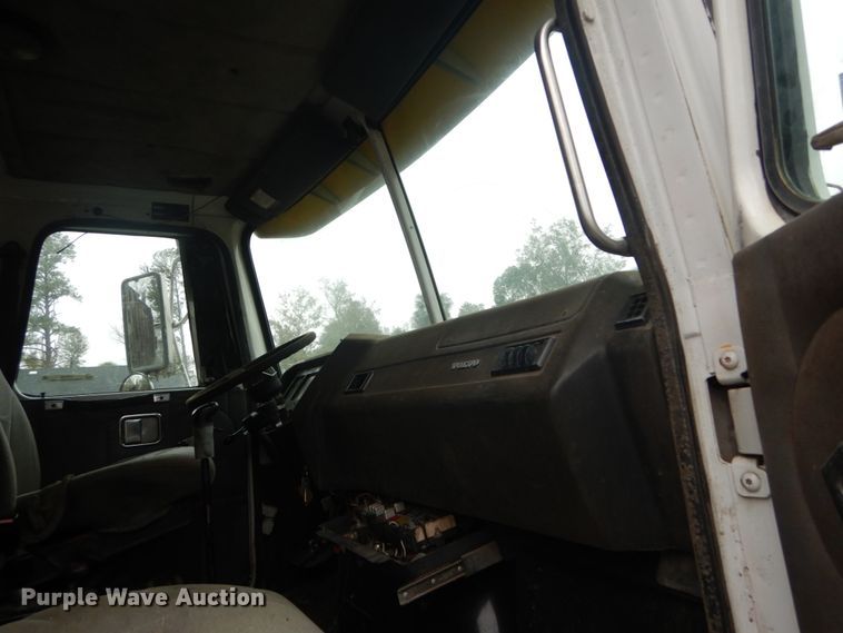 image for item IV9709 1997 Volvo WG  dump truck