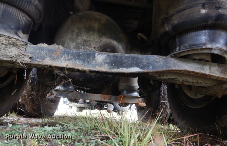 image for item IV9709 1997 Volvo WG  dump truck