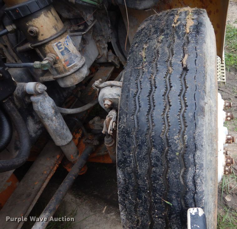 image for item IV9709 1997 Volvo WG  dump truck