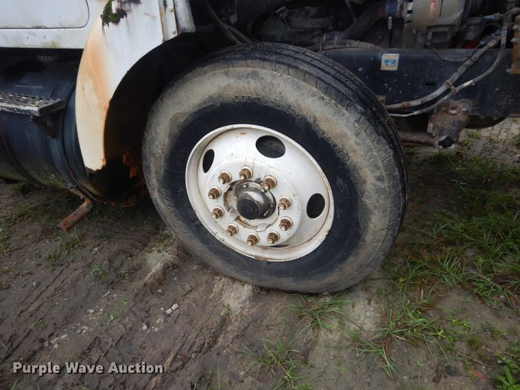 image for item IV9709 1997 Volvo WG  dump truck