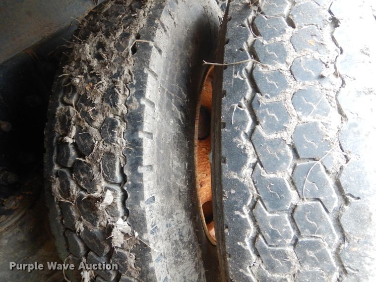 image for item IV9709 1997 Volvo WG  dump truck