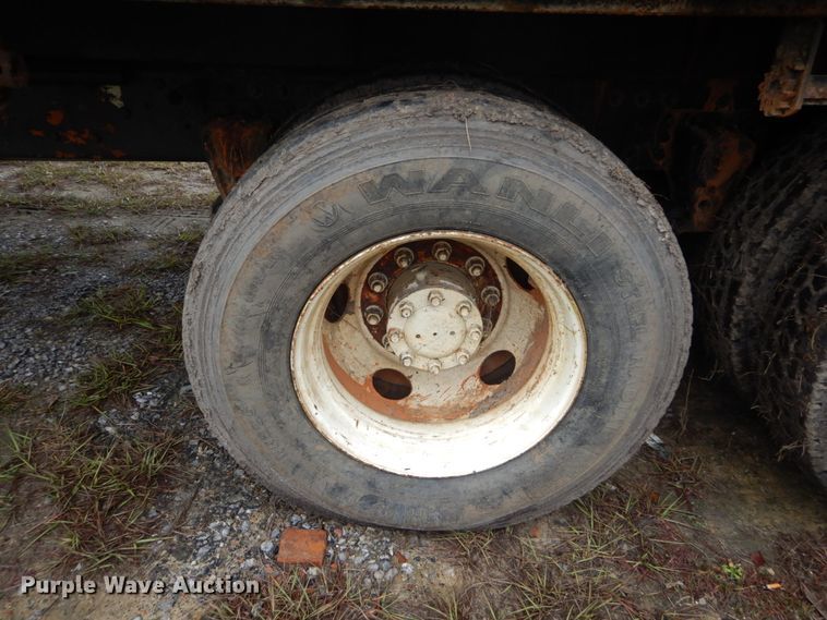 image for item IV9709 1997 Volvo WG  dump truck