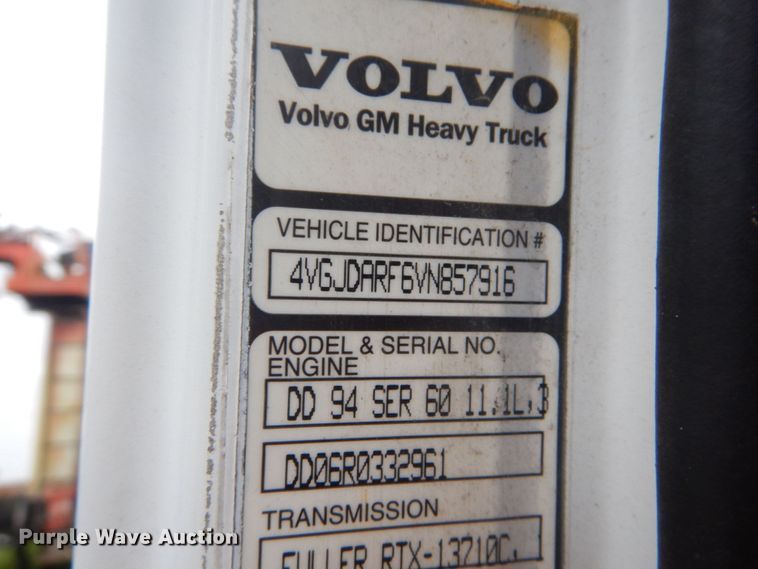 image for item IV9709 1997 Volvo WG  dump truck