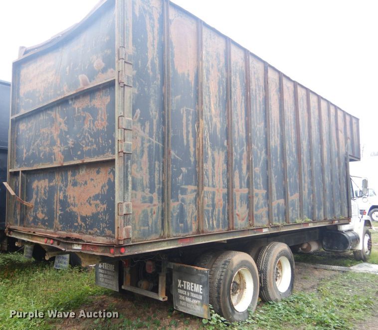 image for item IV9710 2000 Freightliner FL70  dump truck