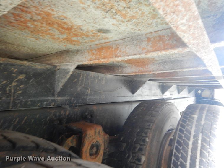 image for item IV9710 2000 Freightliner FL70  dump truck