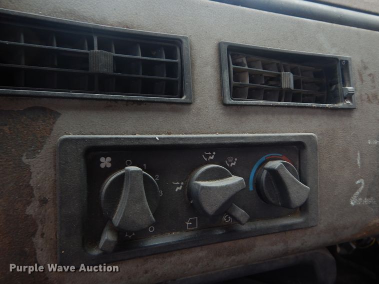 image for item IV9710 2000 Freightliner FL70  dump truck