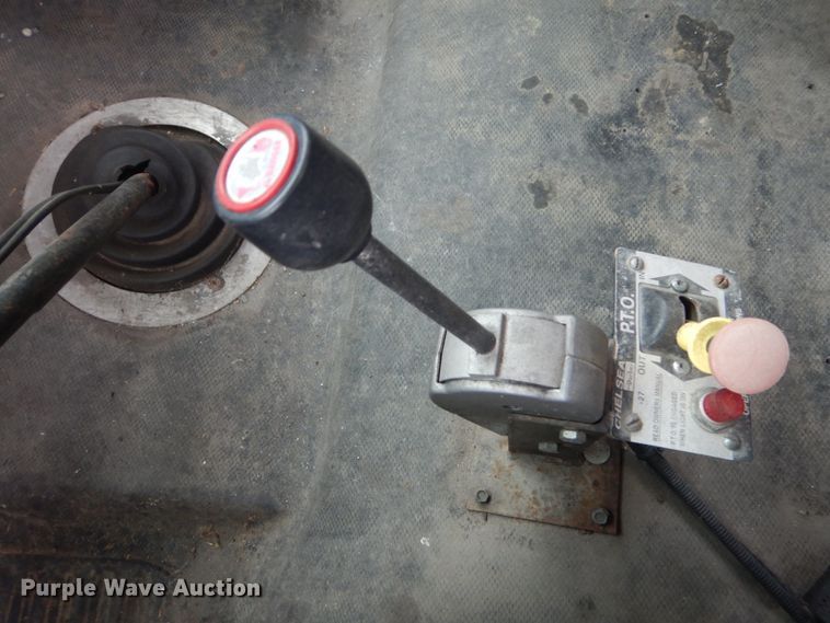 image for item IV9710 2000 Freightliner FL70  dump truck