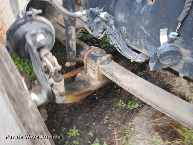 image for item IV9710 2000 Freightliner FL70  dump truck