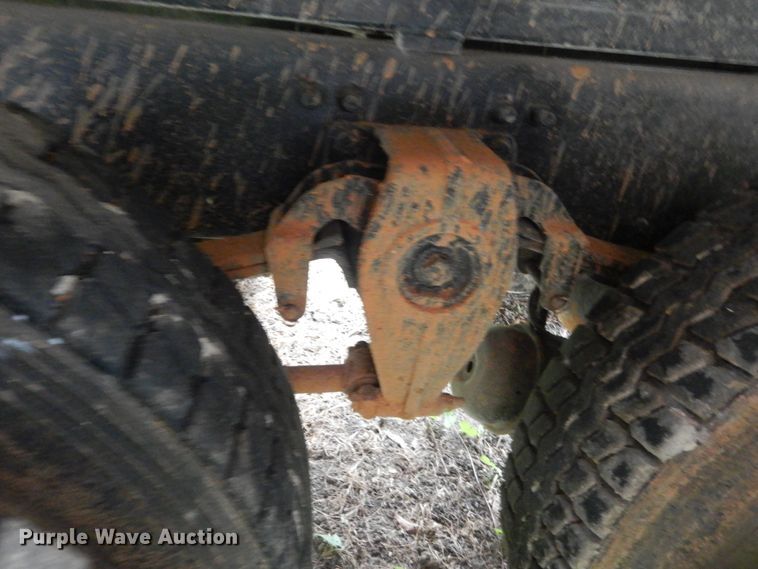 image for item IV9710 2000 Freightliner FL70  dump truck