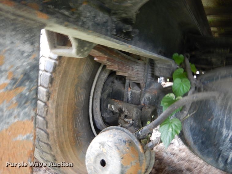 image for item IV9710 2000 Freightliner FL70  dump truck