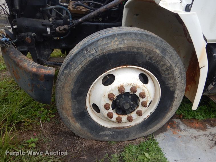 image for item IV9710 2000 Freightliner FL70  dump truck