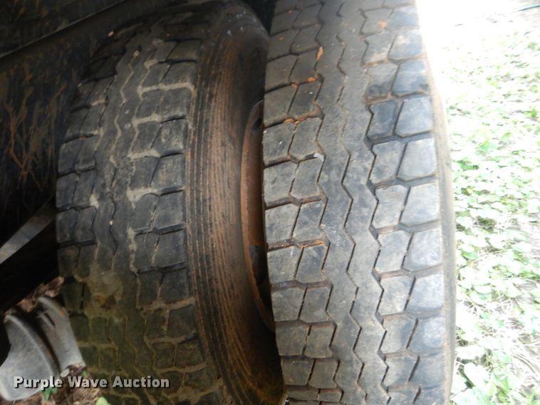 image for item IV9710 2000 Freightliner FL70  dump truck