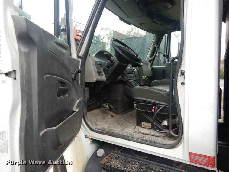 image for item IV9711 2009 International 4300  dump truck