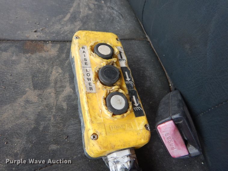 image for item IV9711 2009 International 4300  dump truck