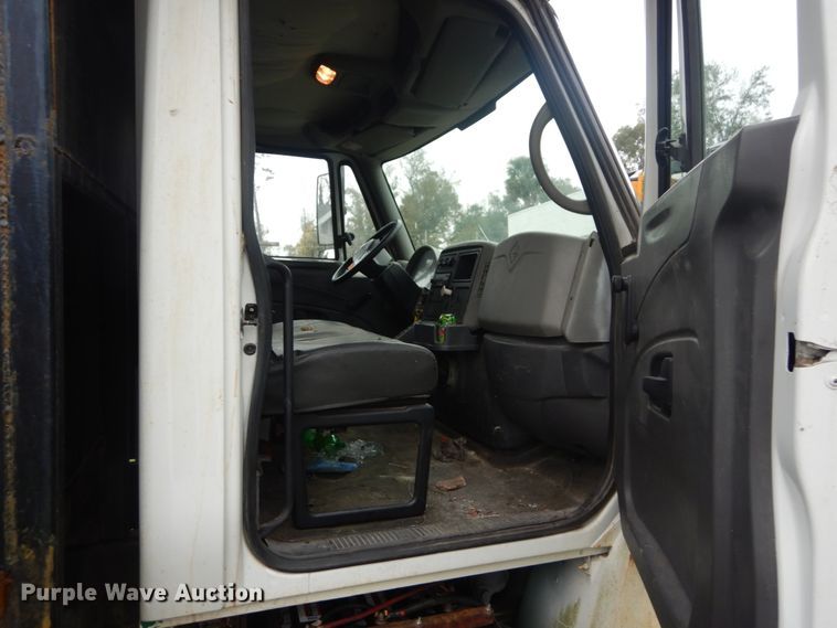 image for item IV9711 2009 International 4300  dump truck