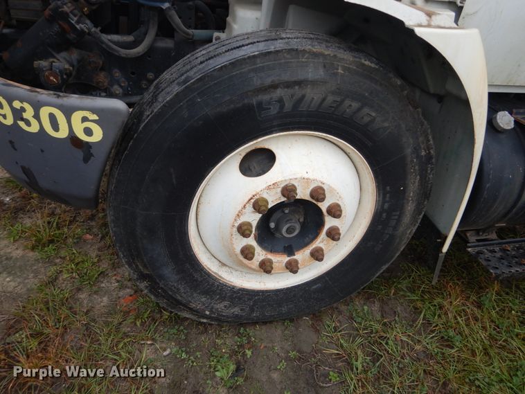 image for item IV9711 2009 International 4300  dump truck