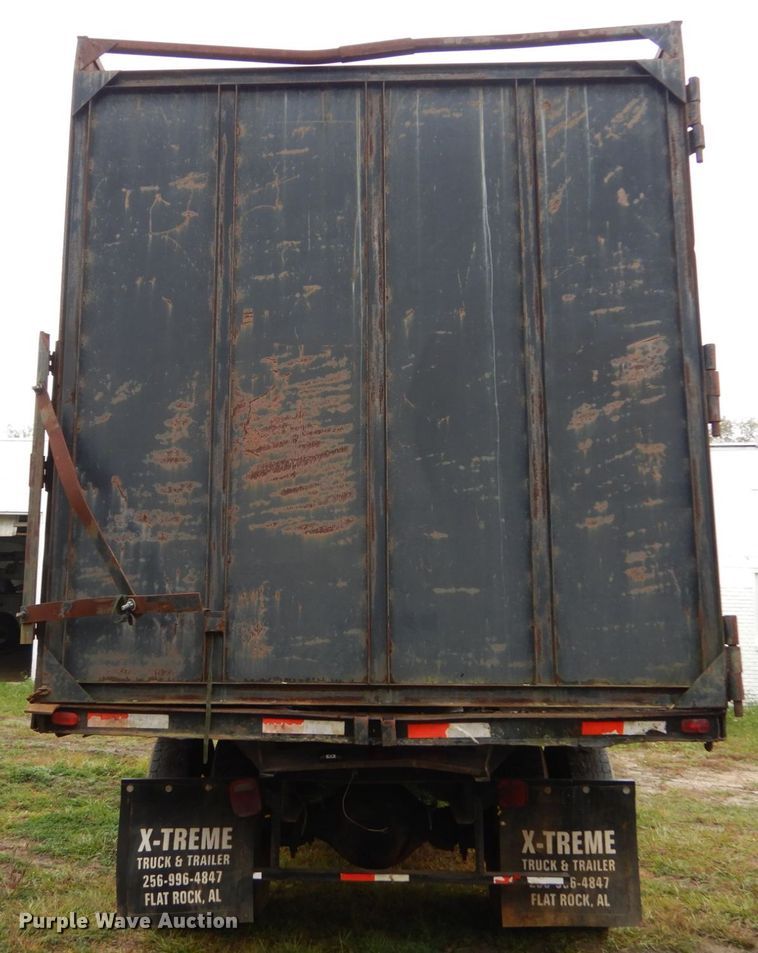 image for item IV9712 1998 International 4900  dump truck