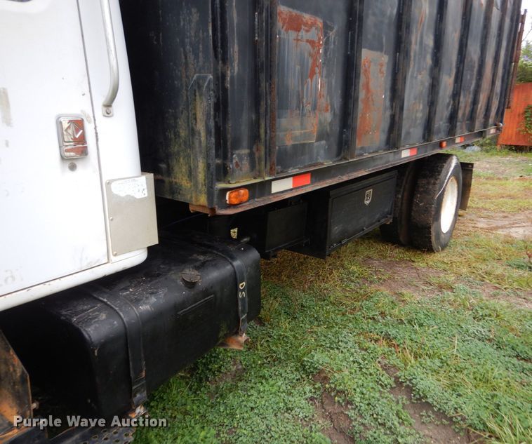 image for item IV9712 1998 International 4900  dump truck