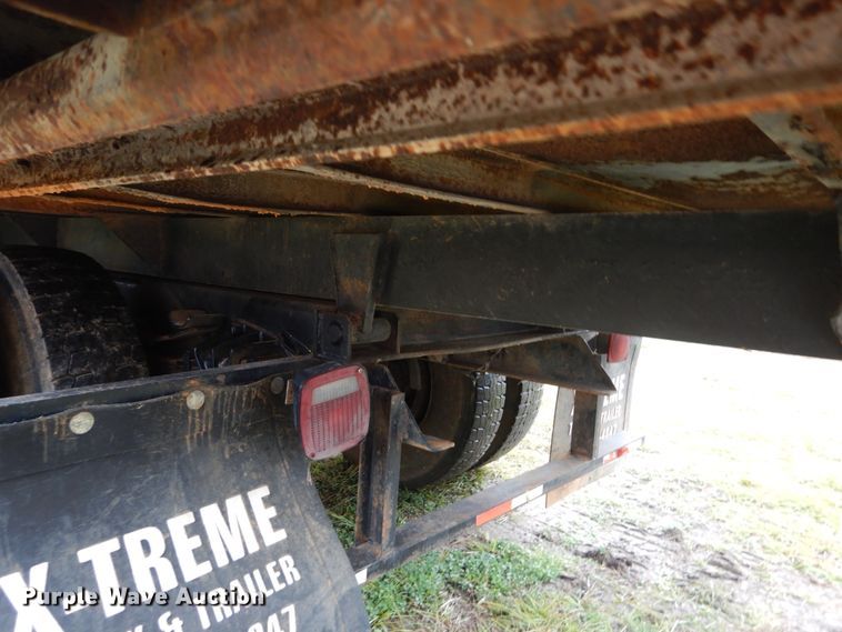 image for item IV9712 1998 International 4900  dump truck