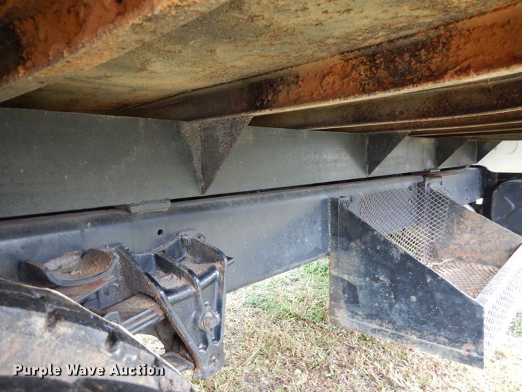 image for item IV9712 1998 International 4900  dump truck