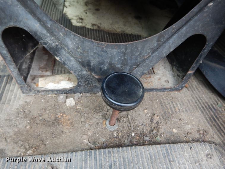 image for item IV9712 1998 International 4900  dump truck