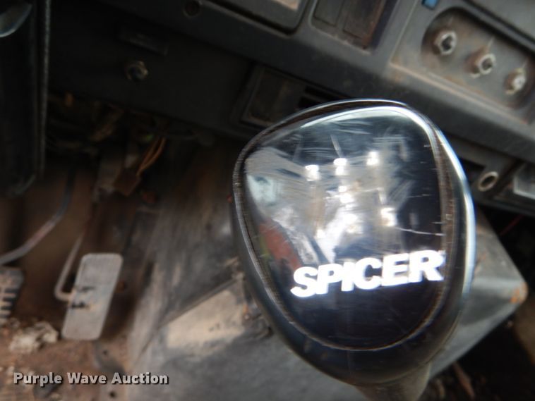 image for item IV9712 1998 International 4900  dump truck