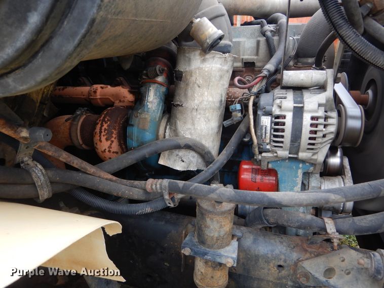 image for item IV9712 1998 International 4900  dump truck