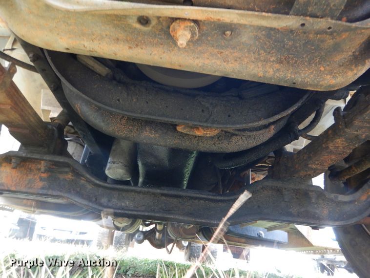 image for item IV9712 1998 International 4900  dump truck