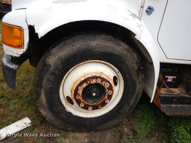 image for item IV9712 1998 International 4900  dump truck