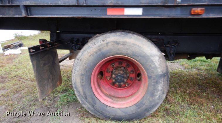 image for item IV9712 1998 International 4900  dump truck
