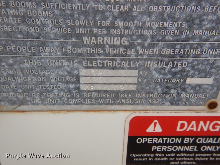 image for item IV9713 2003 Freightliner FL70  bucket truck