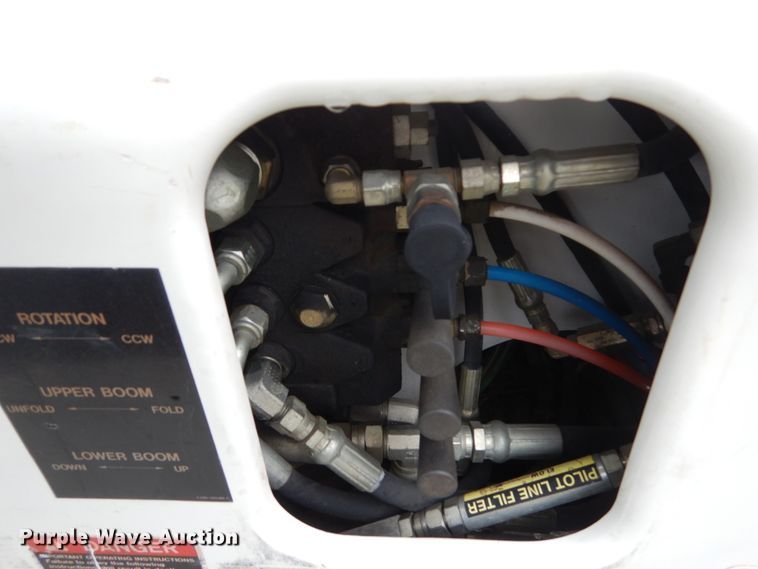 image for item IV9713 2003 Freightliner FL70  bucket truck