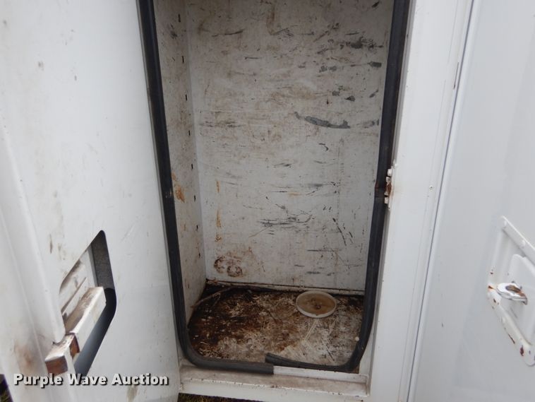 image for item IV9713 2003 Freightliner FL70  bucket truck