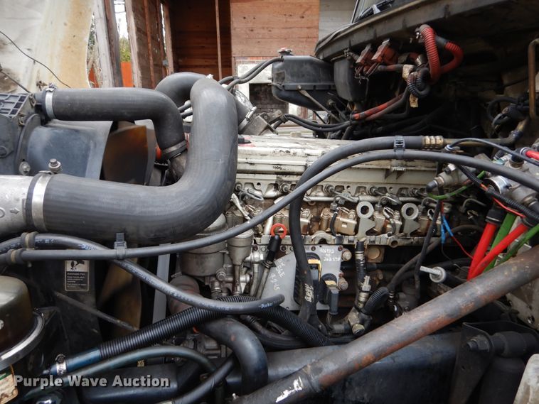 image for item IV9713 2003 Freightliner FL70  bucket truck